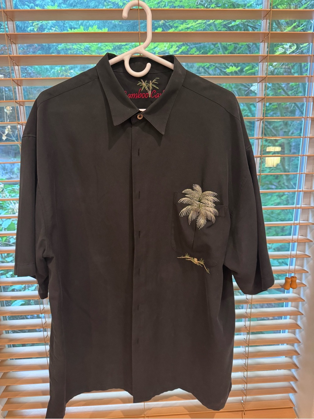 BAMBOO CAY Black Short-Sleeve Button-Down Shirt with Palm Embroidery